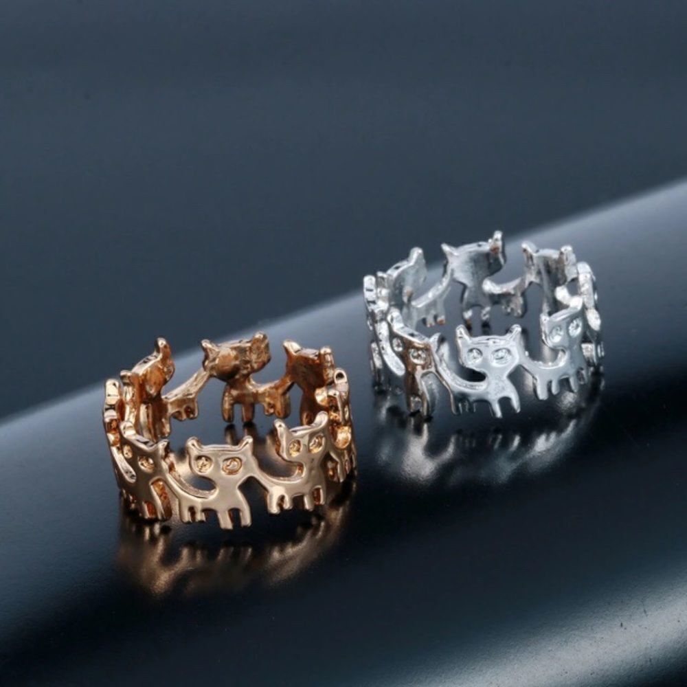 Gold Tone or Silver Tone Cat Band Ring Size 6